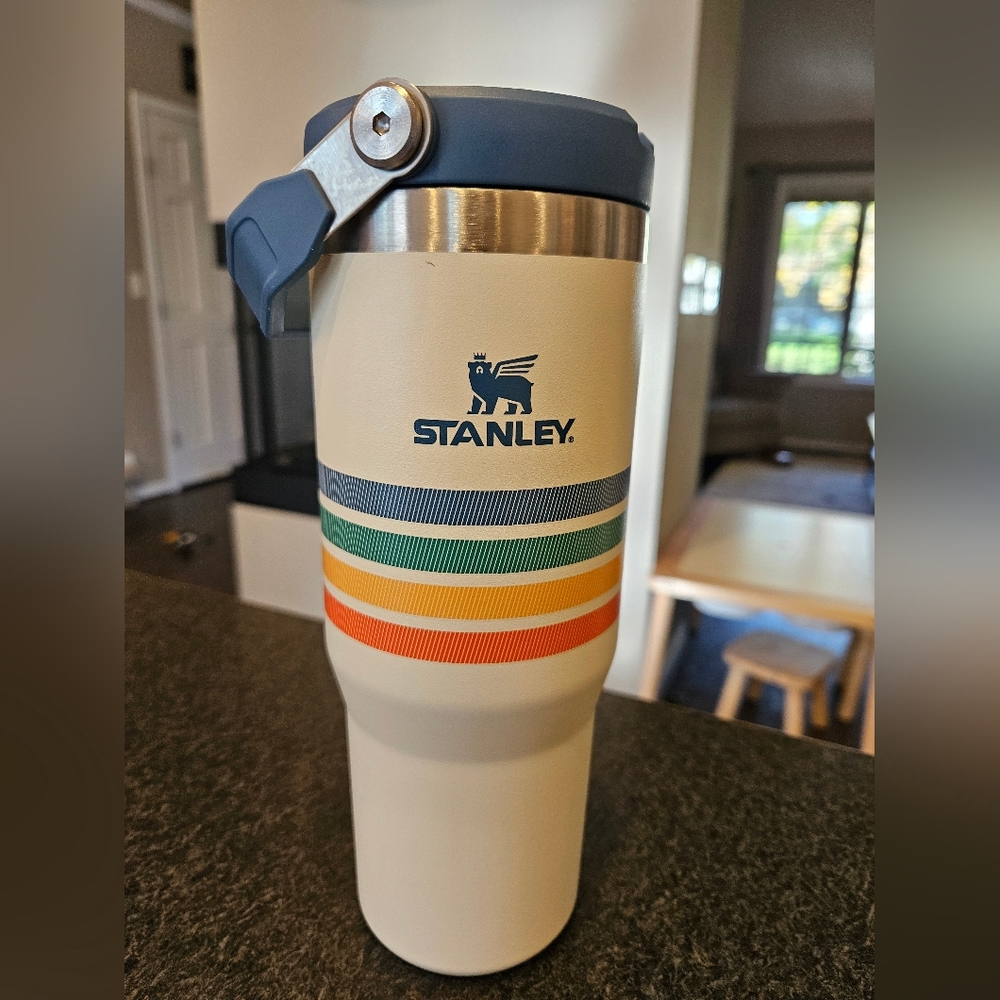 Stanley Varsity Cream Stripe IceFlow, 30 oz